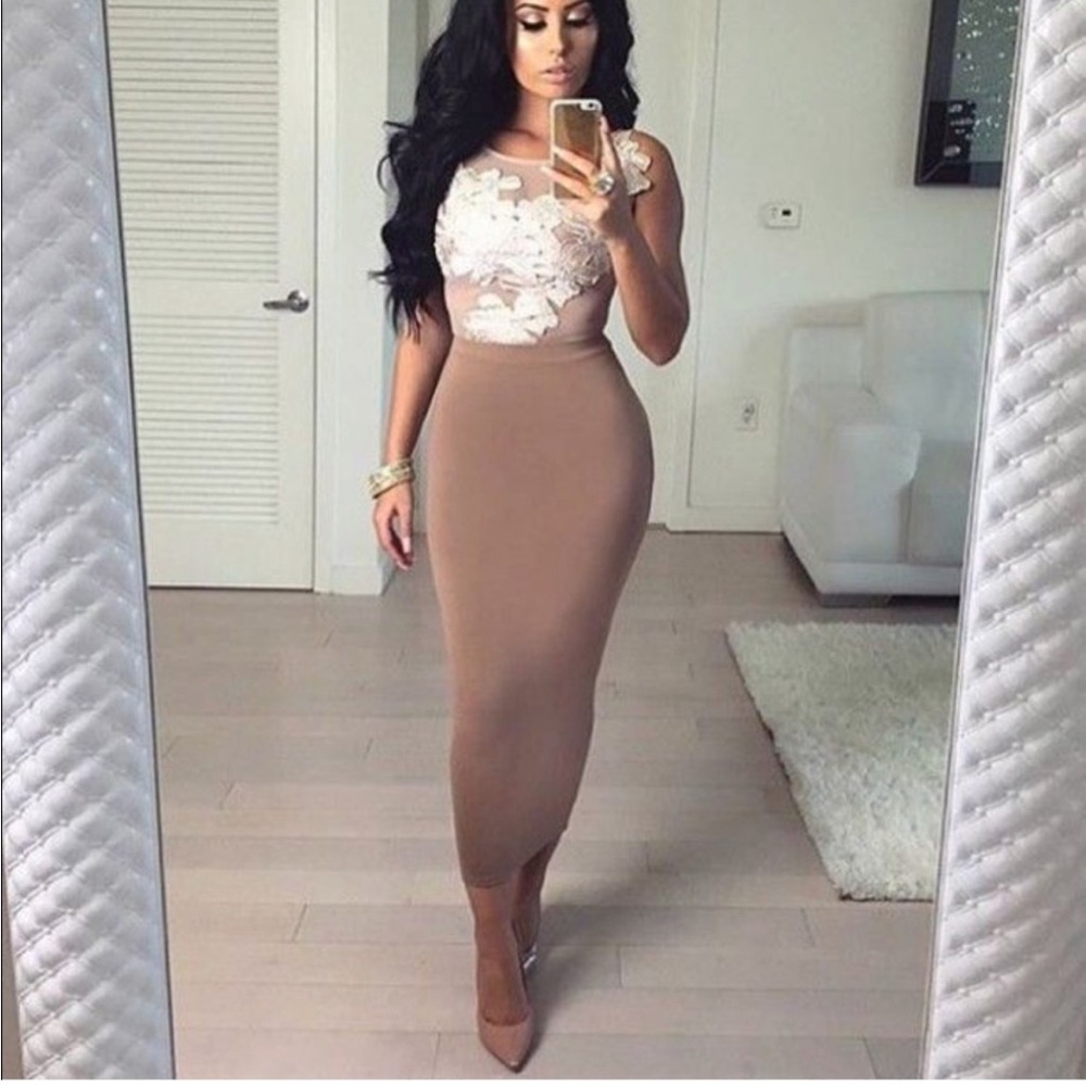 Naked wardrobe high waist double layer ruched back stretchy cinched midi skirt